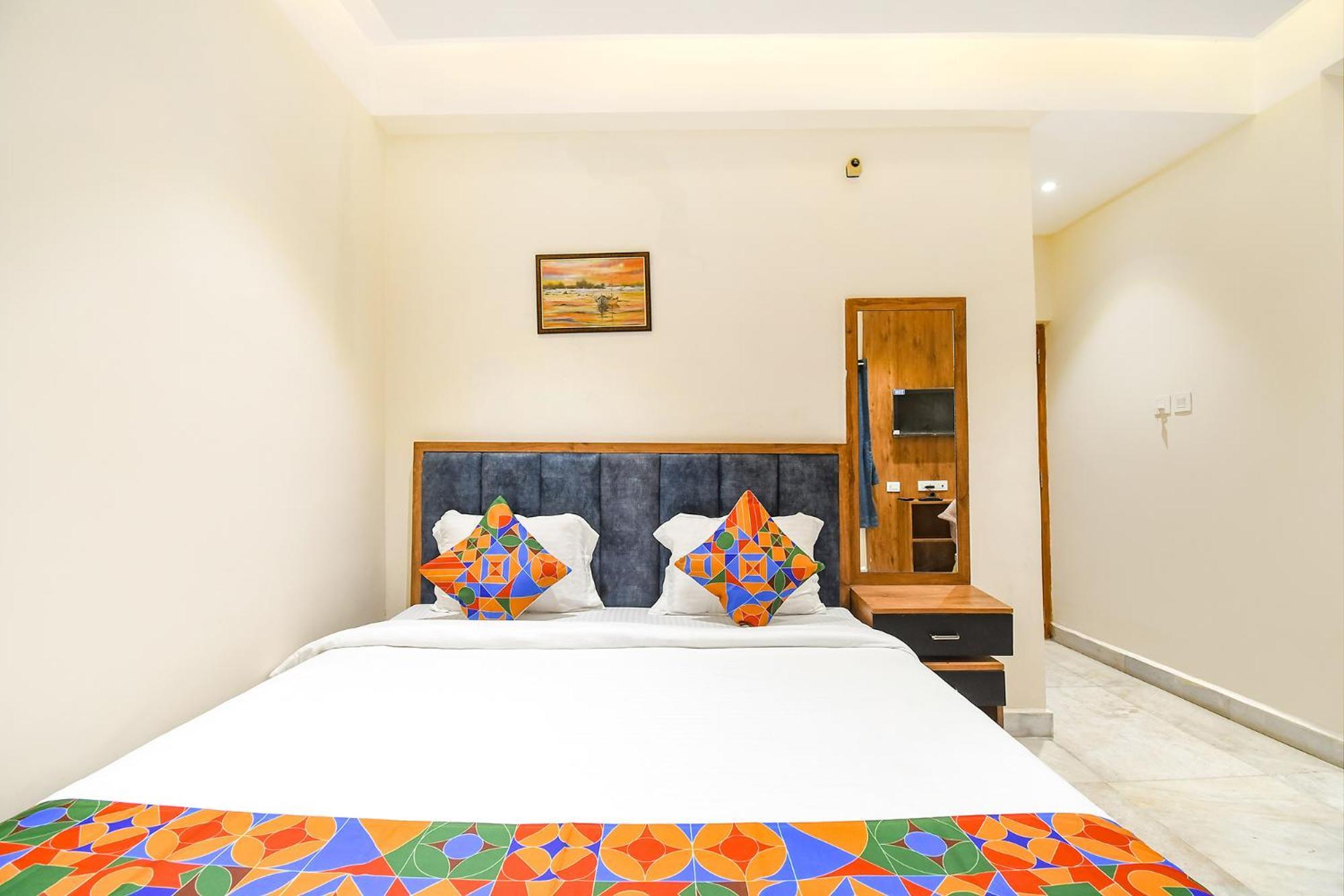 Fabhotel Prime The Golden Plaza - Nr Tarapith Temple Exteriér fotografie
